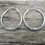 Pendientes Retro con Anillos Esculpidos en Dos Tonos