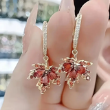 Pendientes Dorados de Hoja con Zirconia
