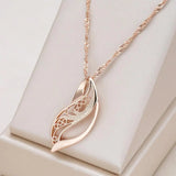 Colador Elegante y Armonioso en Dorado