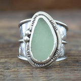 Anillo vintage con incrustación de piedra de luna verde