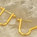 Pendientes Minimalistas en Oro