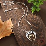 Collar con Colgante en Forma de Corazón Hueco en Dos Tonos