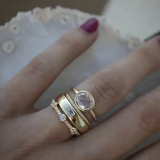 Anillo Cuadrado de Circonio con Cuatro Diamantes