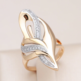 Anillo Elegante en Oro con Puntas