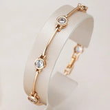 Pulsera Elegante con Zircónias en Oro