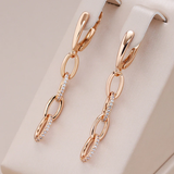 Pendientes Elegantes con Cadenas Brillantes en Oro