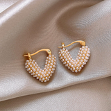 Pendientes Elegantes en Forma de Corazón con Perlas Incrustadas