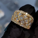 Anillo Dorado Brillante