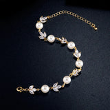 Pulsera Vintage con Perlas y Hojas de Oro