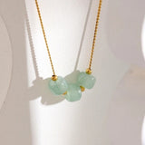 Collar Vintage en Oro con Piedra Verde Suave