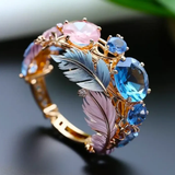 Anillo Vintage con Cristales y Plumas Exóticas